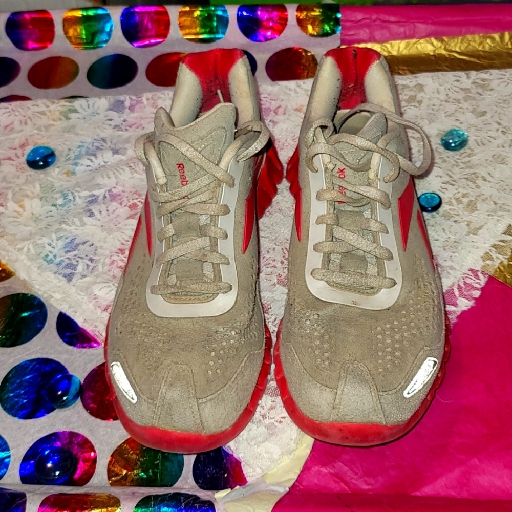 Women's Reebok Zigtech Grey & Pink Shoes Size 7.5 In Women's